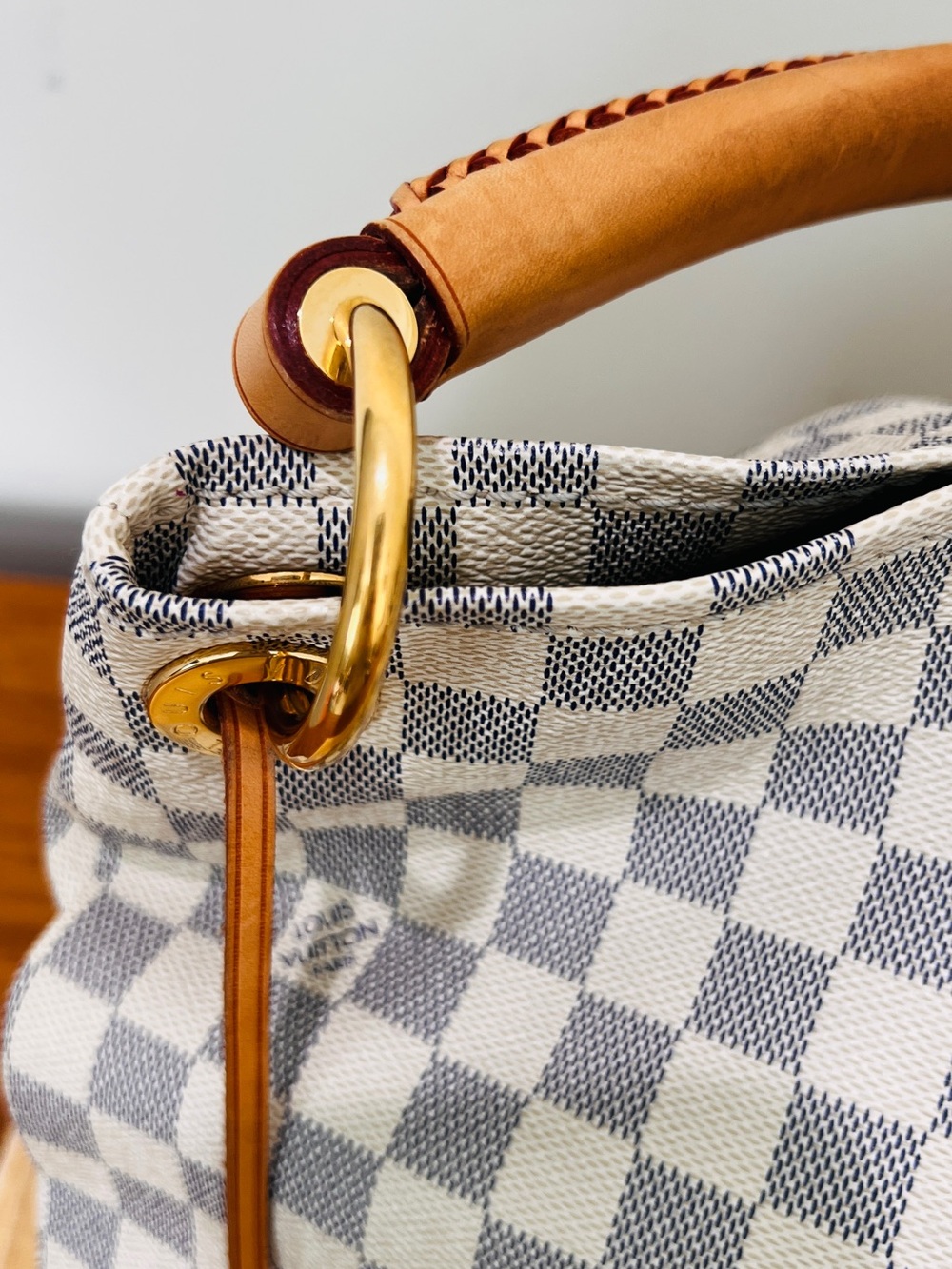 Pro-Loved LOUIS VUITTON Damier Azur Artsy MM Bag - Picture 2 of 13